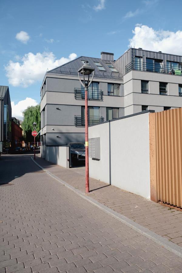 Cosy 1 Bedroom Apartment In The Heart Of Old Town With Parking Kaunas Exterior photo