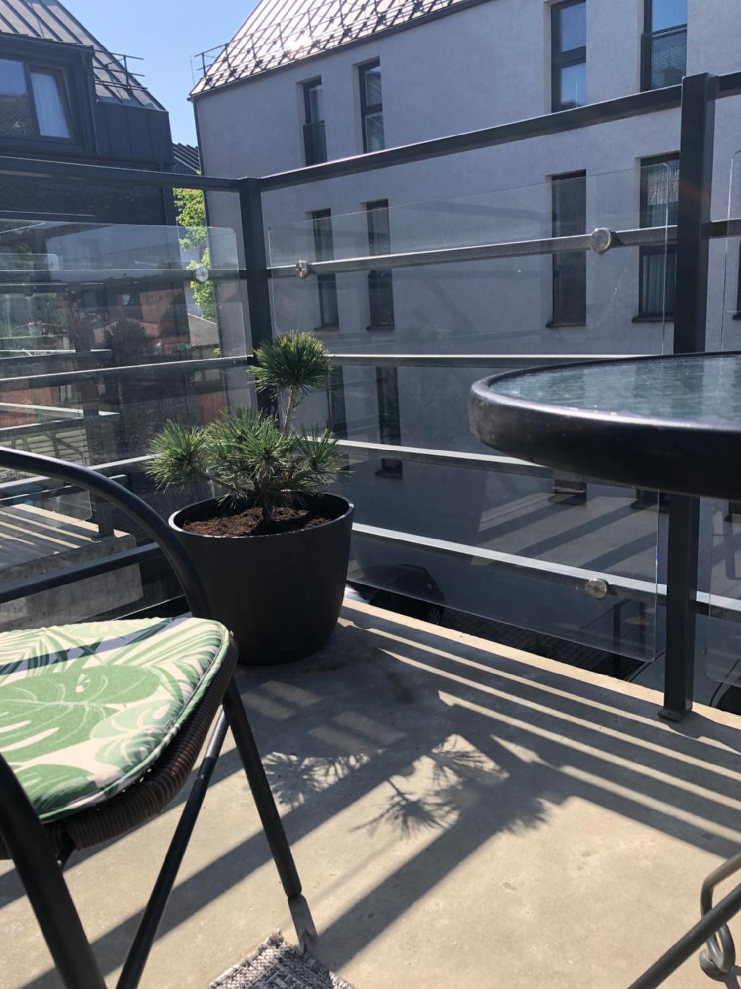 Cosy 1 Bedroom Apartment In The Heart Of Old Town With Parking Kaunas Exterior photo